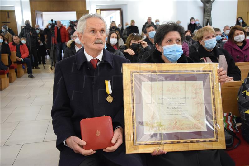 Boži Dolini papinsko odlikovanje „Pro Ecclesia et Pontifice“