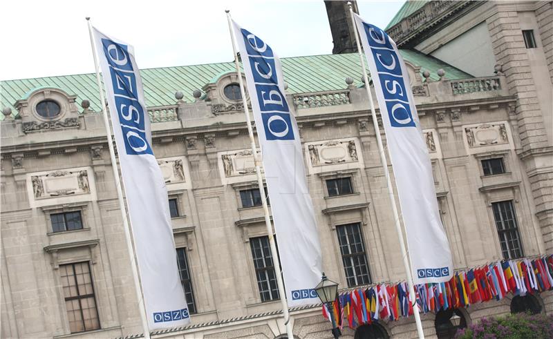 OSCE warns of escalating crisis in Bosnia; EU ready to deploy troops?