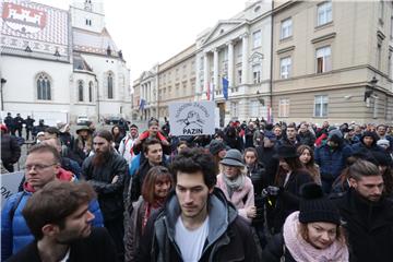 Inicijativa Prava i slobode prosvjeduje na markovom trgu