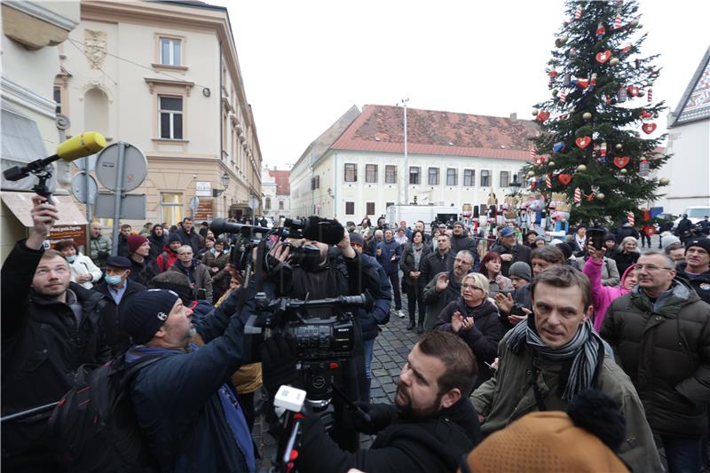 Inicijativa Prava i slobode prosvjeduje na markovom trgu