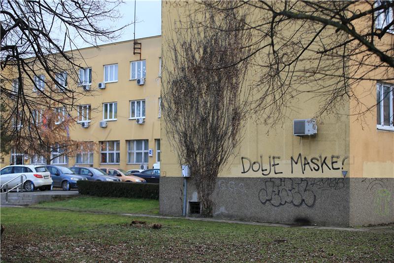 Grafit neprimjerenog sadržaja na osječkom Domu zdravlja