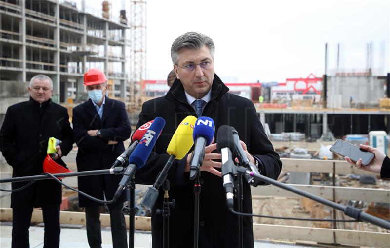 Plenković obišao tvrtku KFK u Rugvici i gradilište "City Islanda"