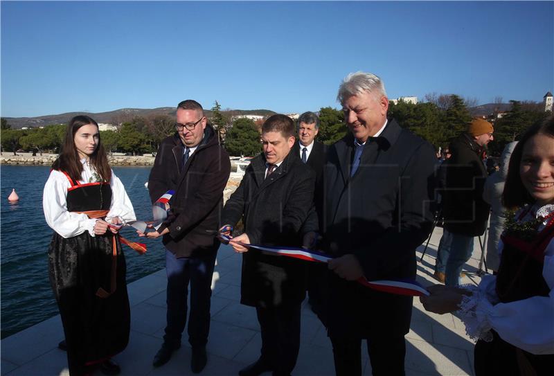 Otvorena dograđena luka Crikvenica