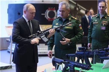 RUSSIA PUTIN DEFENCE