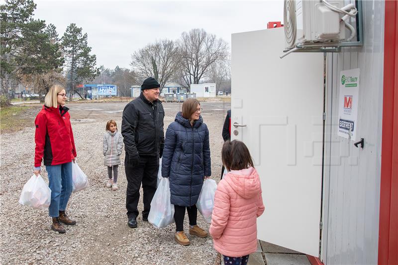 Caritas podijelio više od tisuću paketa stradalima u potresu