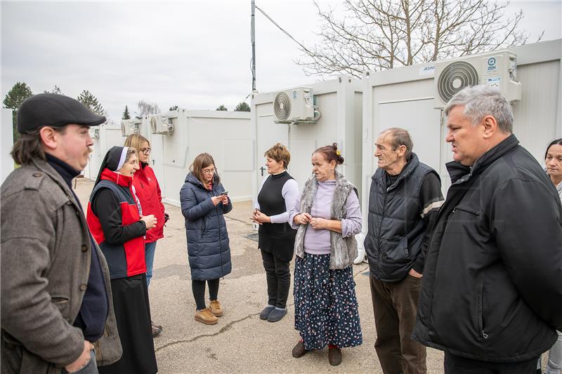 Caritas podijelio više od tisuću paketa stradalima u potresu