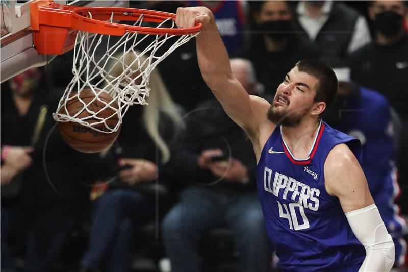 NBA: Pobjeda Clippersa, dobar učinak Zubca 