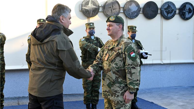 Croatian soldiers in Kosovo share meal with Milanović on Christmas Eve