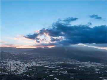 (FILE) SPAIN VOLCANIC ERUPTION