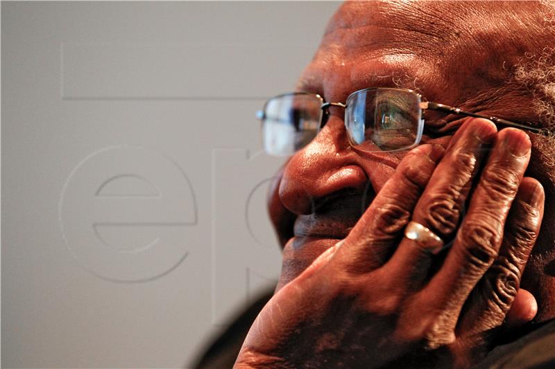 (FILE) BRITAIN EMERITUS DESMOND TUTU OBIT