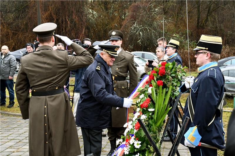 Medved na obilježavanju 30. obljetnice oslobođenja kod Bučja