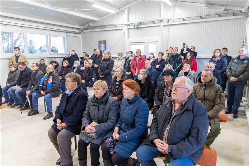 Bjelovarsko-križevačka biskupija Farkašiću darovala montažnu dvoranu