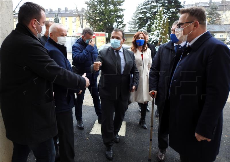 Health minister tours new departments at Varaždin General Hospital 