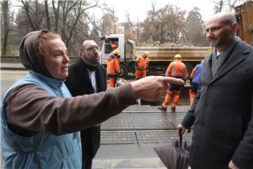 Ribnjak i Langov trg bez vode zbog puknuća cijevi