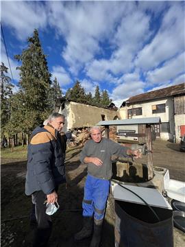 SNV dostavio građevinski materijal trima obiteljima u Luščanima