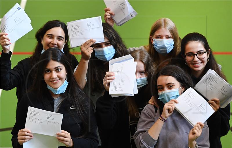 Vlasti će tražiti od engleskih učenika da nose maske u školama