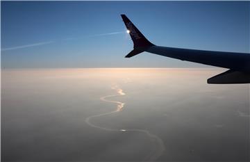 Novorođenče pronađeno u kanti za smeće u avionu Air Mauritiusa