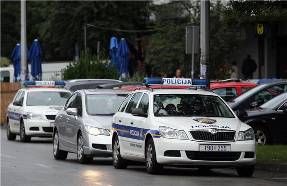 Osumnjičena dvojica mladića i malodobnik za niz razbojništva