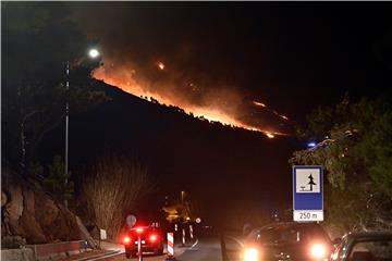 Požar u Lokvi Rogoznici kraj Omiša