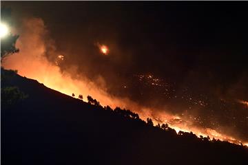 Požar u Lokvi Rogoznici kraj Omiša