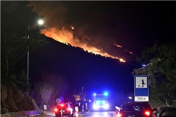 Požar u Lokvi Rogoznici kraj Omiša