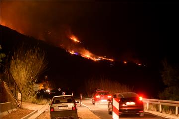 Požar u Lokvi Rogoznici kraj Omiša