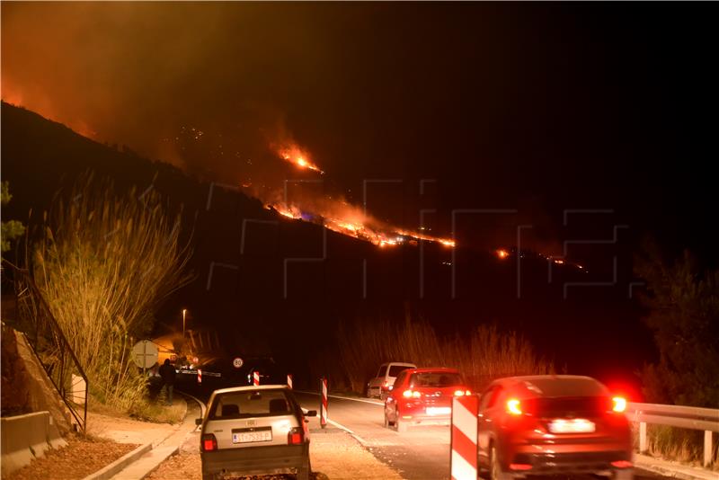 Požar u Lokvi Rogoznici kraj Omiša