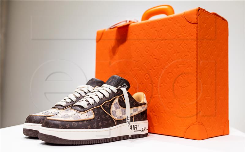 USA NEW YORK SOTHEBY LOUIS VUITTON NIKE SNEAKERS