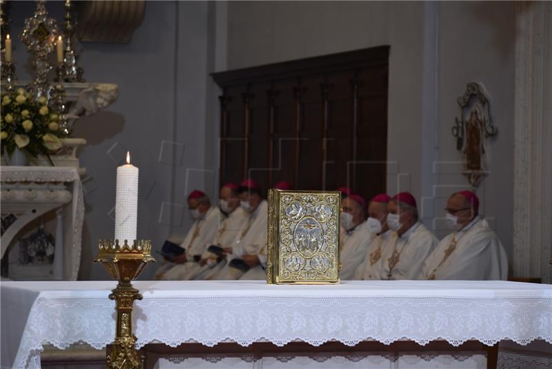 Misa ređenja novog dubrovačkog biskupa mons. Roka Glasnovića