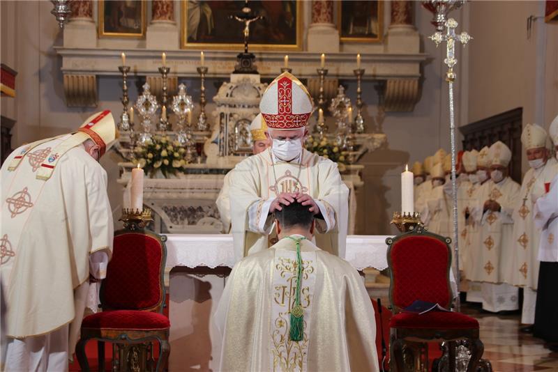 Misa ređenja novog dubrovačkog biskupa mons. Roka Glasnovića