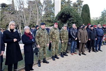 Povodom 29. godišnjice VRO Maslenica '93 položeni vijenci na groblju u Zadru