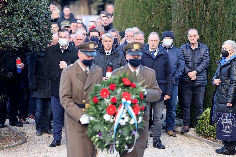 Povodom 29. godišnjice VRO Maslenica '93 položeni vijenci na groblju u Zadru