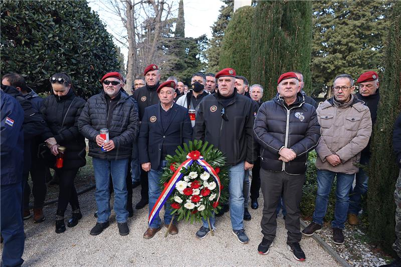 Povodom 29. godišnjice VRO Maslenica '93 položeni vijenci na groblju u Zadru