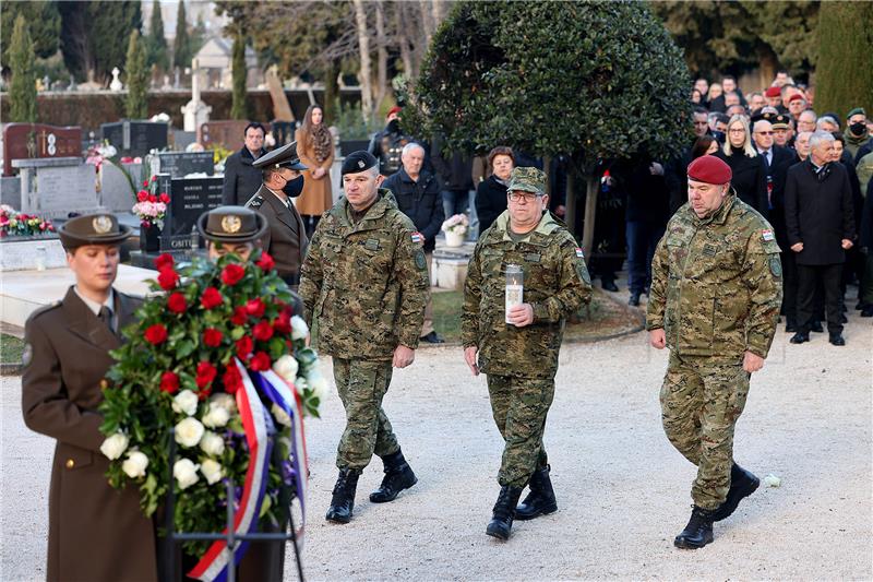 Povodom 29. godišnjice VRO Maslenica '93 položeni vijenci na groblju u Zadru