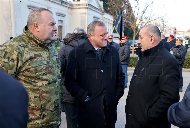 Povodom 29. godišnjice VRO Maslenica '93 položeni vijenci na groblju u Zadru