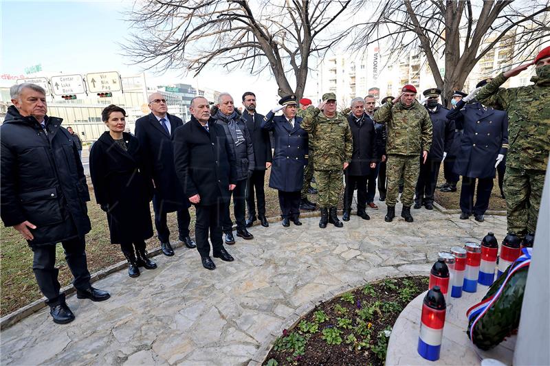 Zadar: Položen vijenac na spomen obilježje gardijske brigade Imotski sokolovi