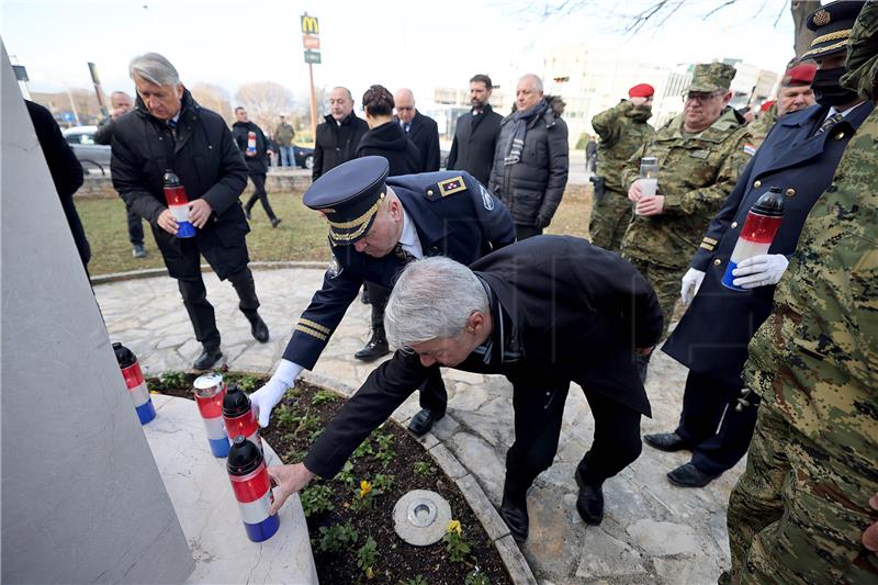 Zadar: Položen vijenac na spomen obilježje gardijske brigade Imotski sokolovi