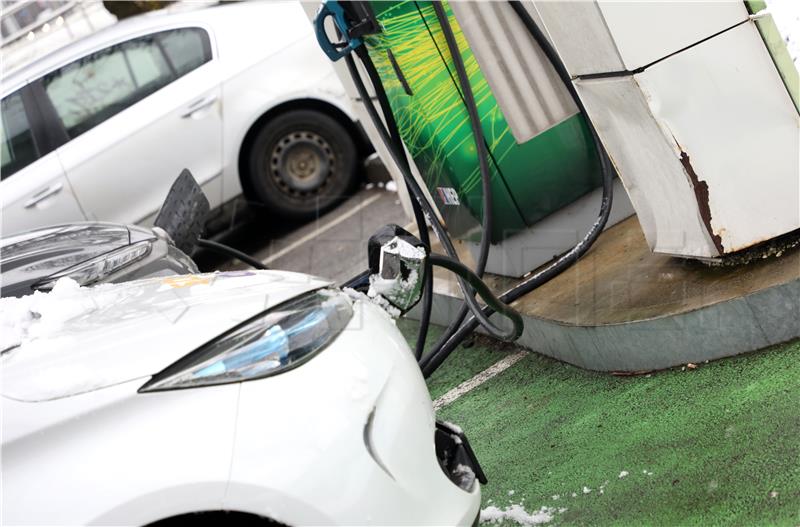 HEP počeo naplaćivati punjenje električnih automobila na nizu lokacija na autocestama