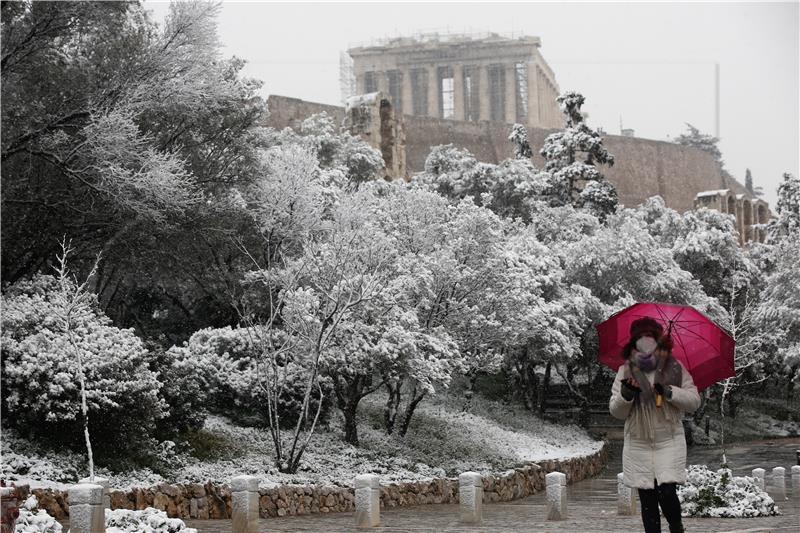 GREECE WEATHER SNOW