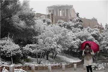 GREECE WEATHER SNOW