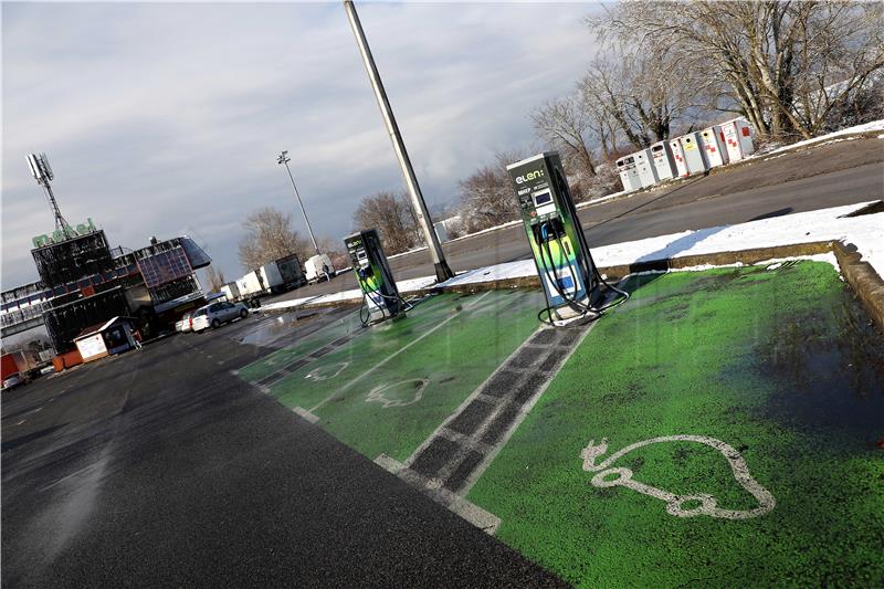 HEP počeo naplaćivati punjenje električnih automobila na nizu lokacija na autocestama