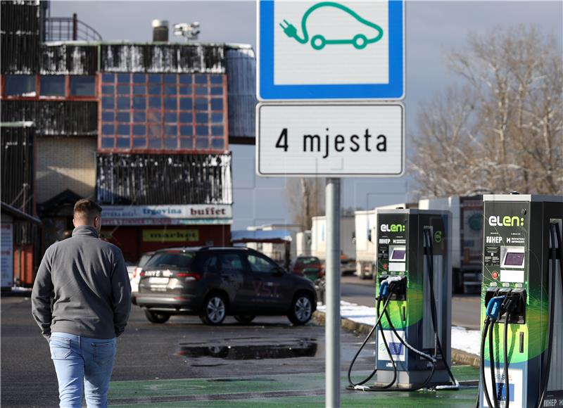 HEP počeo naplaćivati punjenje električnih automobila na nizu lokacija na autocestama