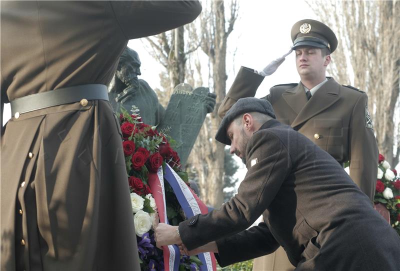 Izaslanstvo Vlade odalo počast žrtvama holokausta