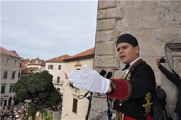 Lodama počele tradicionalne Tripundanske svečanosti u Kotoru