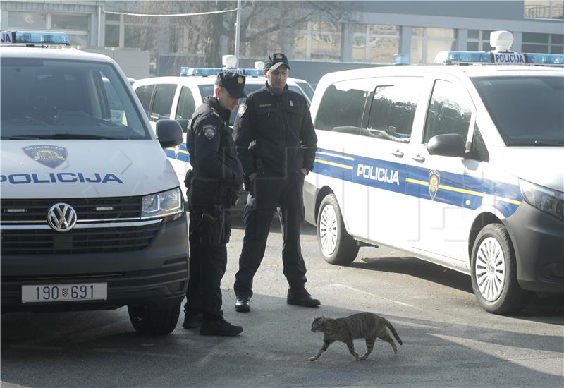 Primopredaje 27 kombi vozila za očevide prometnih nesreća