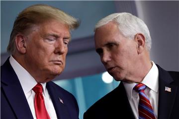 Mike Pence i Donald Trump "prijateljski su se rastali" prošlog ljeta 