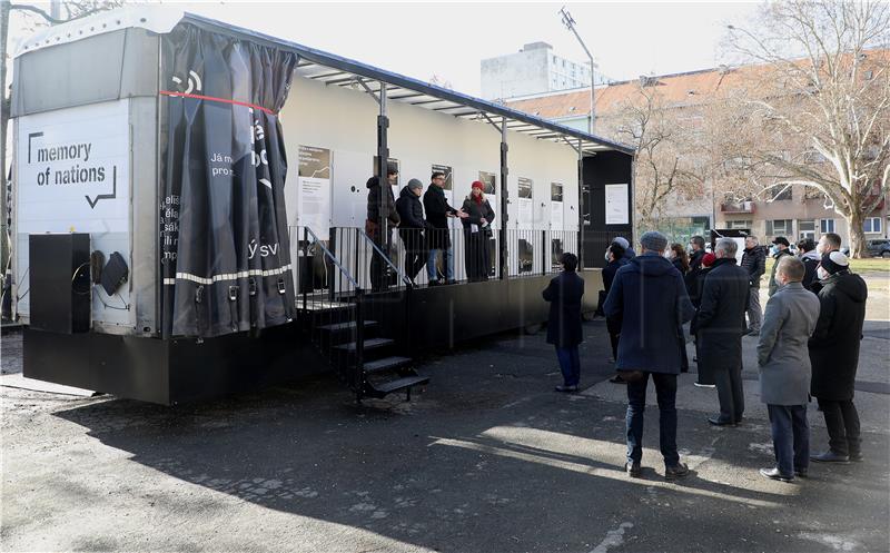 Touring exhibition about refugees in aftermath of WW2 arrives in Zagreb