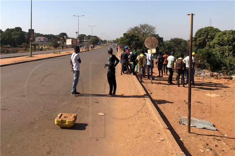 GUINEA-BISSAU GOVERNMENT PALACE UNDER SIEGE