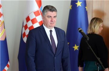 Milanović odlikovao umirovljenog pukovnika Danijela Borovića