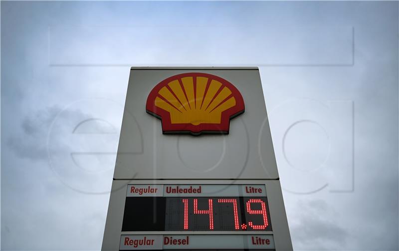 BRITAIN ENERGY PETROLIUM SHELL PROFITS